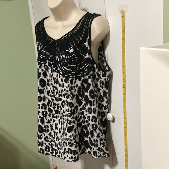 CHICOS Leopard Embroidered Detail Tank Top Sleeveless Blouse Black & White Large - Picture 5 of 16